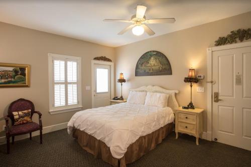 Queen Room with Pool View