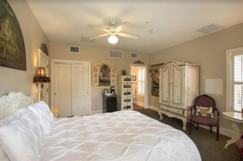 171359779 Gruene River Hotel & Retreat