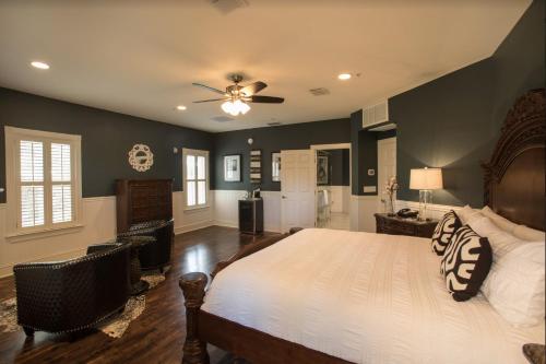 171360853 Gruene River Hotel & Retreat