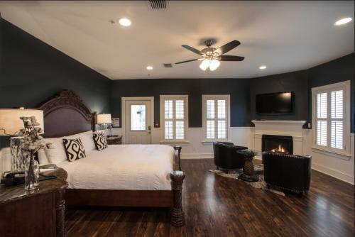 171360857 Gruene River Hotel & Retreat