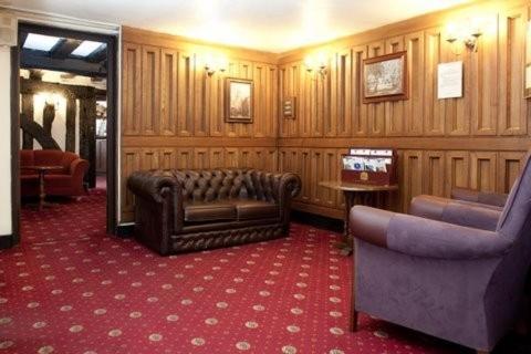 ล็อบบี้, Roebuck Inn in สตีเวนเนจ