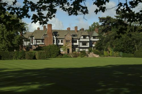 Inglewood Manor - image 3