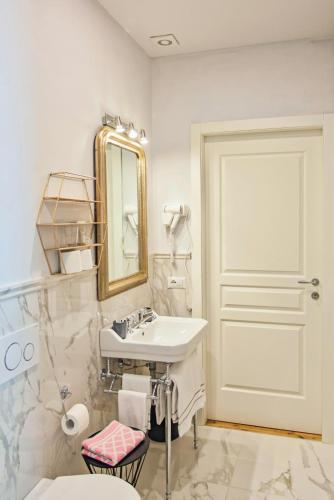 Hotel St. James - image 10