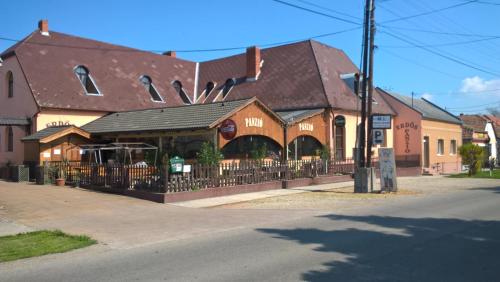  Erdős Vendégház, Pension in Jánossomorja