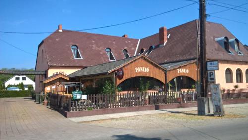  Erdős Vendégház in Jánossomorja