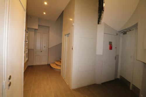 Luxury, central 3 bedroom, 3 bathrooms 5 mins from the Palais 410