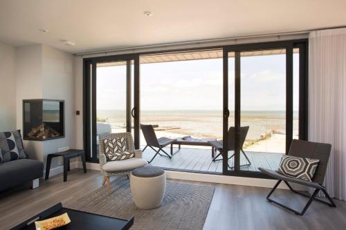 Sea Sunset Cottage - image 2