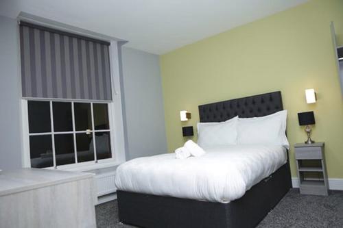 The Spring Bank APARTHOTEL Stop at The Spring Bank Apart/Hotel to discover the wonders of Preston. Both business travelers and tourists can enjoy the propertys facilities and services. Private check in/check out, express check