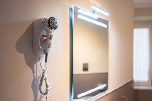 Deluxe Double or Twin Room image 2