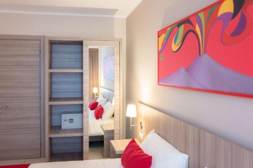 Deluxe Double or Twin Room image 5