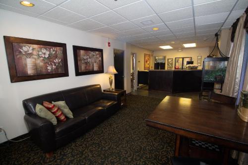 FairBridge Inn & Suites - Lewiston