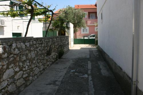 Apartments with a parking space Vodice - 6238 - image 8