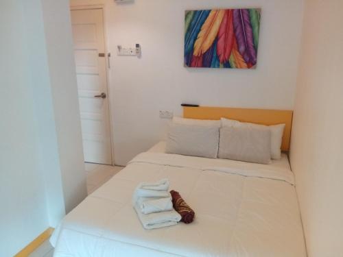 Standard Queen Room image 4