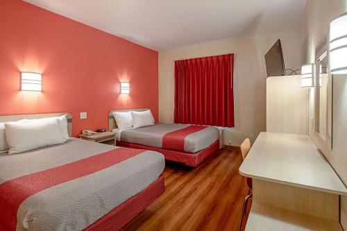 2 double beds