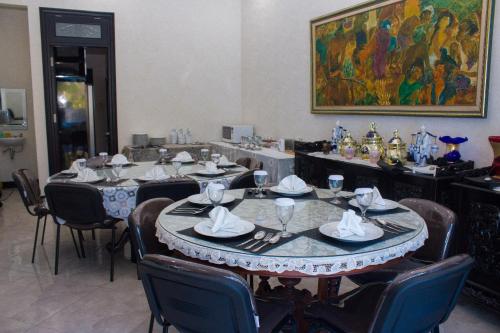 Restaurant, Salak Cozzy Stay Bogor Managed by Salak Hospitality near Kedai Soto Ibu Rahayu