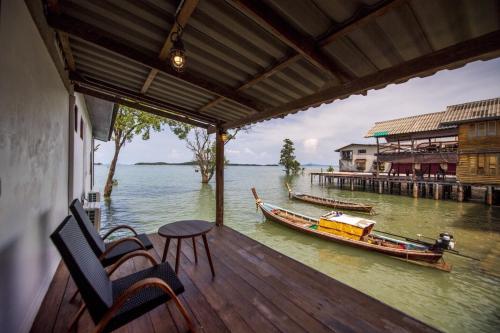 Lanta Harbour Koh Lanta