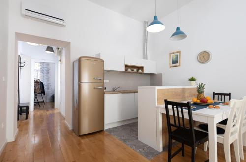 One-Bedroom Apartment image 2