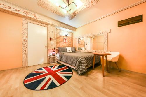 Classic Hotel Classic Motel is conveniently located in the popular Heungdeok-gu area. Both business travelers and tourists can enjoy the hotels facilities and services. Service-minded staff will welcome and guide 