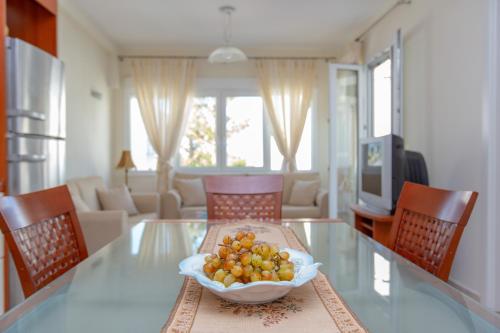 Irida Holiday Home