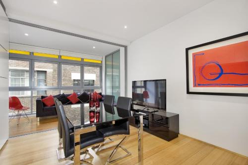 Little New York on Riley - Executive 1BR Darlinghurst Apartment with New York Laneway Feel - image 3