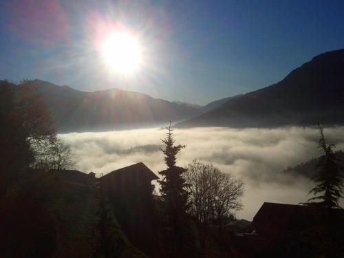 拉瓦爾住宿加早餐旅館 (Bed & Breakfast La Val) in 特林-迪格