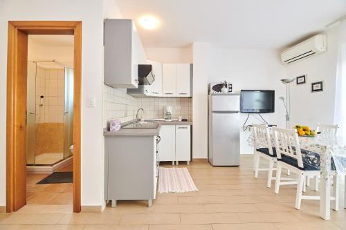 Apartments Nina - image 2