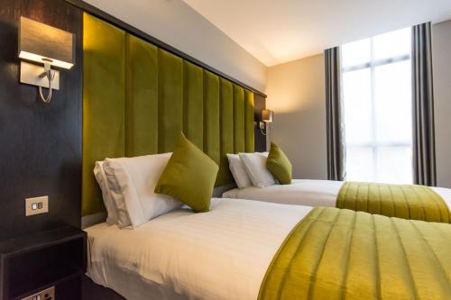 Twin room, superior, city view