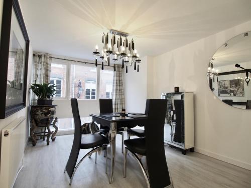 City Centre Luxury Apartment, , Cheshire