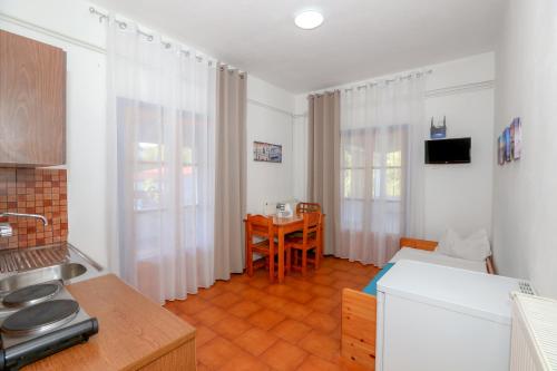 Athina Apartments