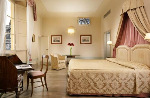 Deluxe Double or Twin Room image 4
