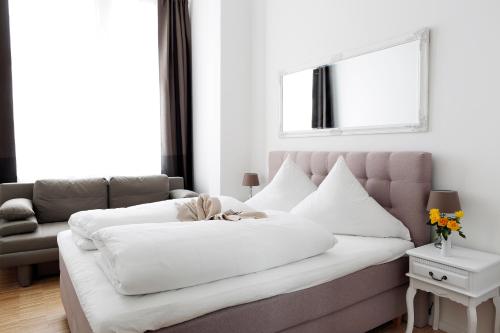 SC 02 by ROCKCHAIR Apartments l SUPERHOST Status l 4 Bedrooms Boxspringbeds 2 Bathrooms Balcony Elevator - Cozy Family & Business Flair welcomes you!, Berlin (Foto 10)