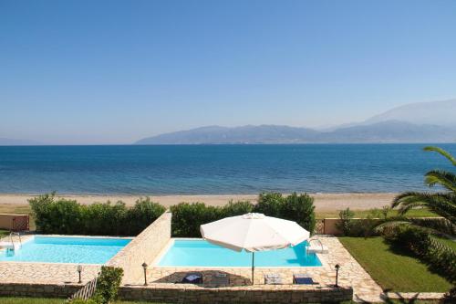  Beach Front Villa with Private Pool V in Káto Platanítis