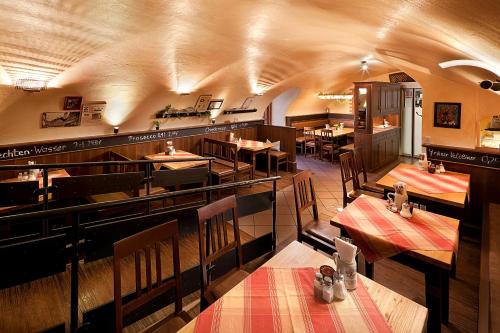 餐廳, 佐姆黑徹霍騰阿爾特斯塔特酒店 (Altstadt-Hotel Zum Hechten) in 菲森市中心