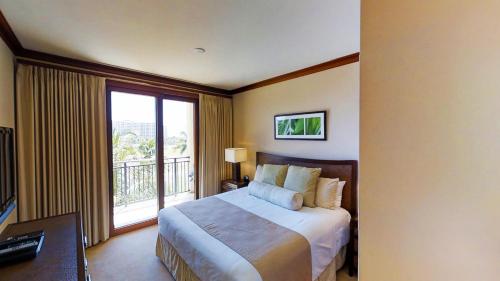 2 Bed 2 Bath Sunrise and Pool View Condo on 5th Floor BT-505 - image 3