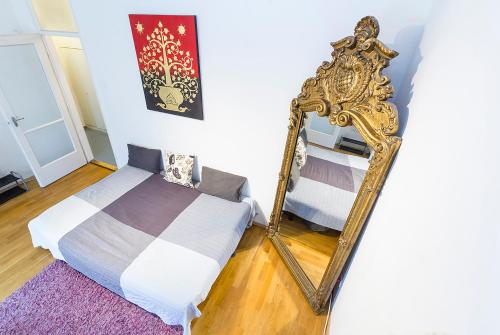 Mohinga Apartment 5