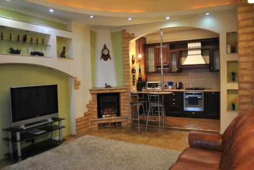 

2-kh komnatnaia kvartira-studiia v samom tsientrie ghoroda.