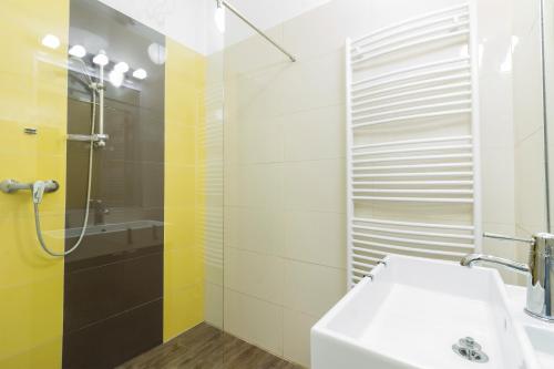 Bessara Apartment - image 5