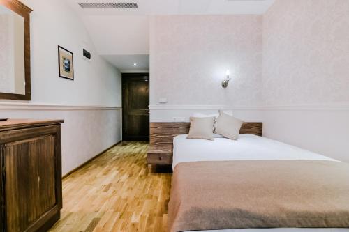 Hotel Marina - image 4