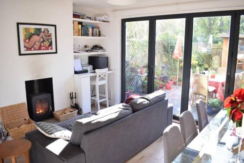 3 Bedroom House With Garden in Brixton