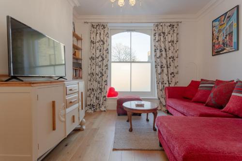 2 Bedroom Victorian Flat in the Heart of Islington