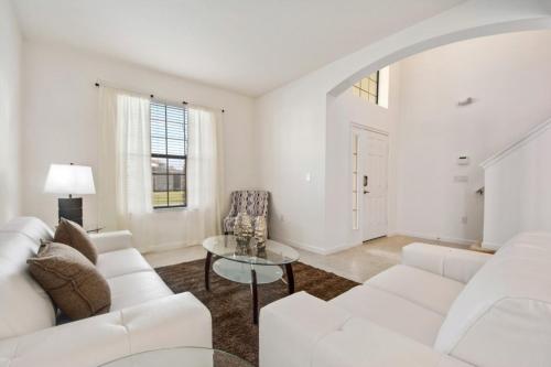 6 bedroom luxury home at Veranda Palms - image 3