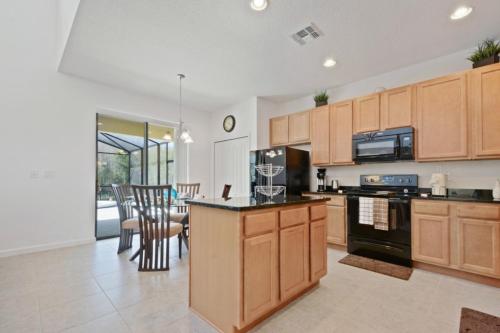 6 bedroom luxury home at Veranda Palms - image 6