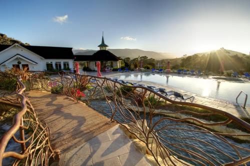 17153132 Madonna Inn