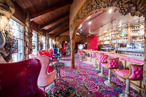 17153141 Madonna Inn