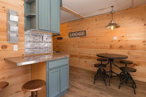 Warren Lodge