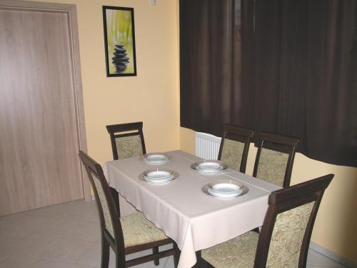 Instalaciones, Labas-Haz Apartman in Vadkert