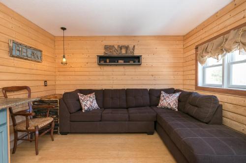 2 bunk beds, 1 sofa bed