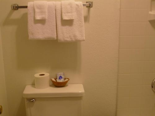 Shanico Inn - image 5