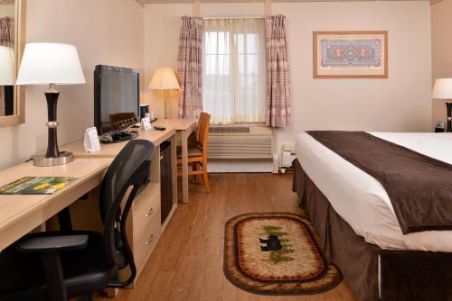 บริการและสิ่งอำนวยความสะดวก, สเตจ โค้ช อินน์ (Stage Coach Inn) in เวสส์ เยลโลว์สโตน (MT)