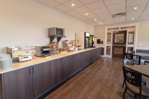 Restaurant, The Kanata Inns Invermere in Invermere (BC)